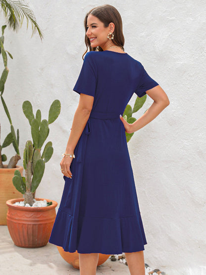 Effortlessly Elegant Dress with a Timeless Design
