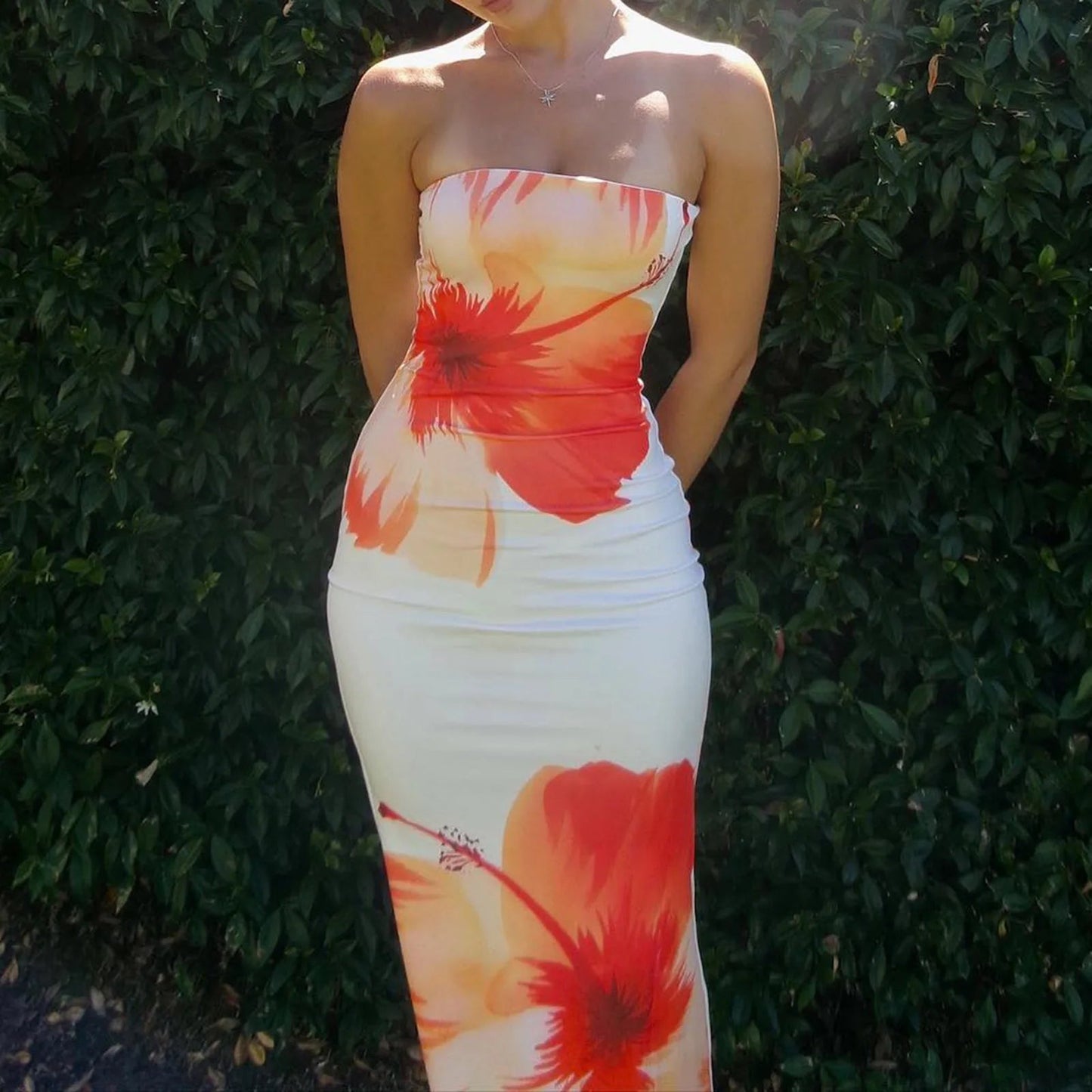 Well Tailored Dress with a Graceful Silhouette