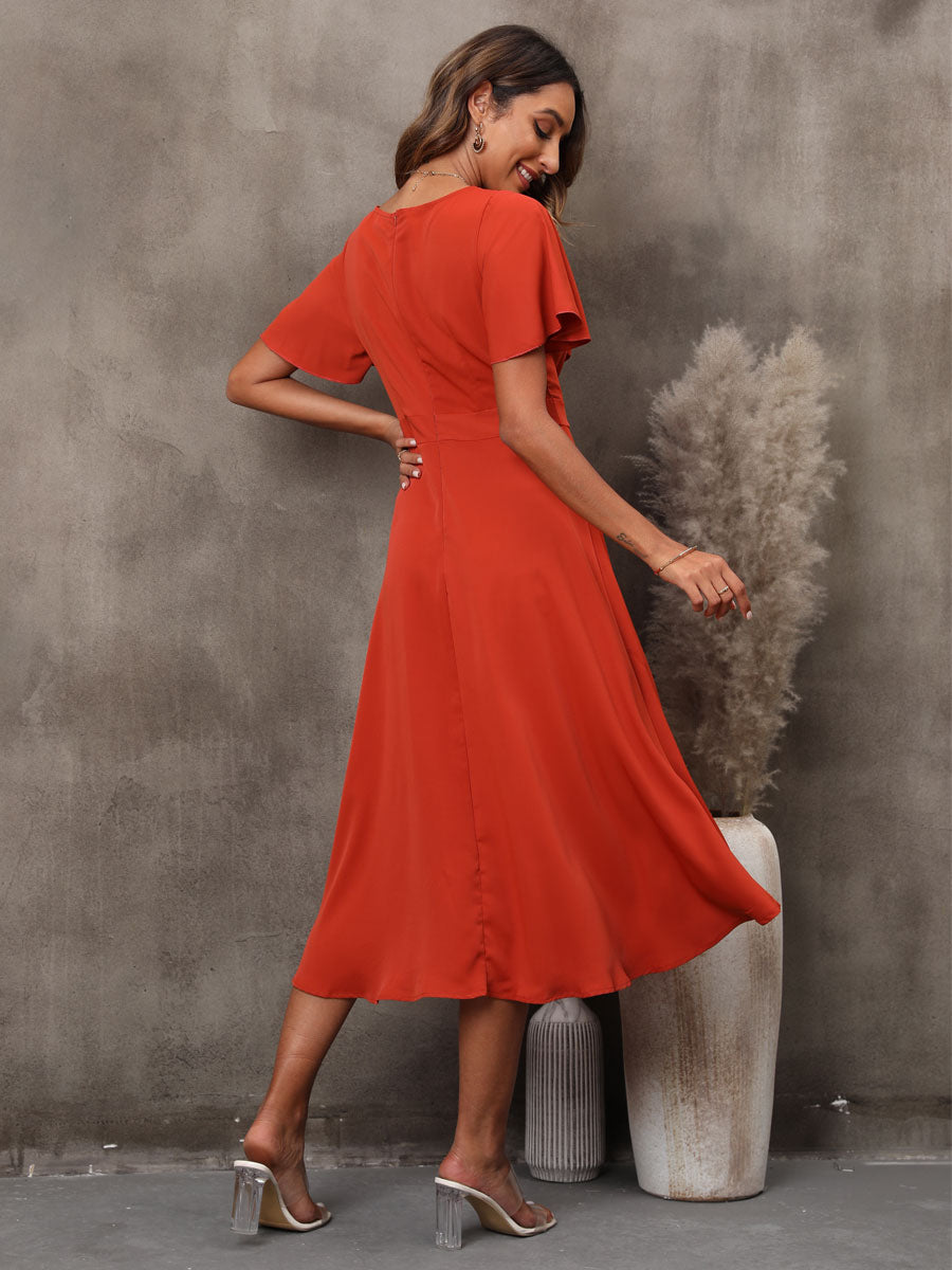Beautifully Finished Dress in a Timeless Design