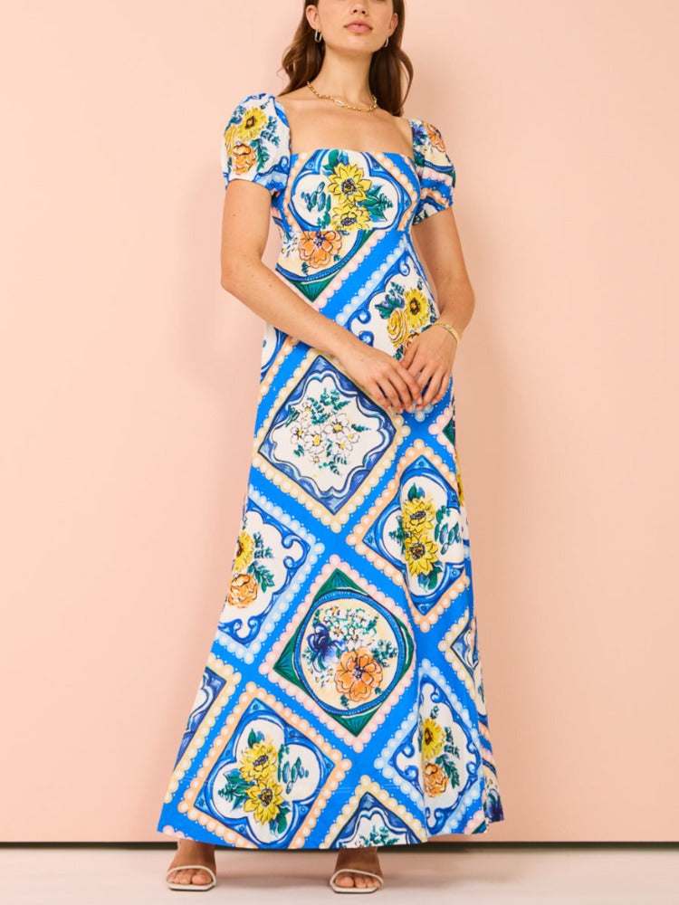 Classic Vintage Dress with a Flattering Fit