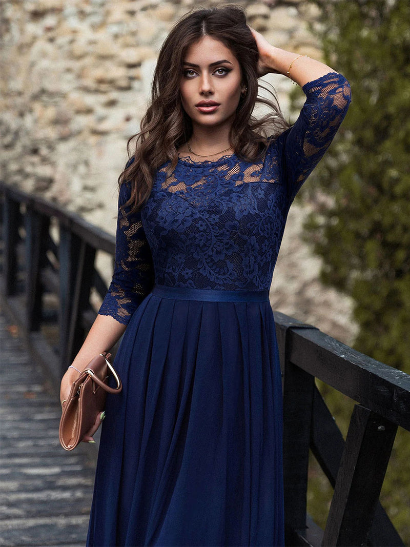 Classic Vintage Dress with a Flattering Fit