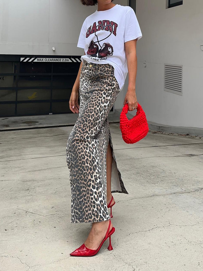 Classic Vintage Garment with a Flattering Fit