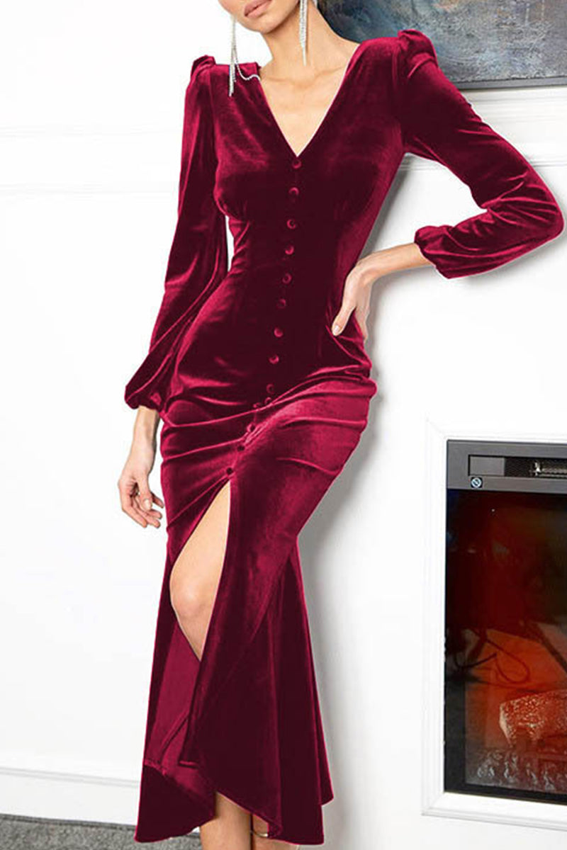 A Vintage Style Dress with Delicate Timeless Details