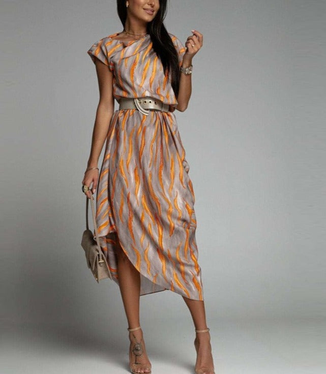 Well Tailored Dress with a Graceful Silhouette