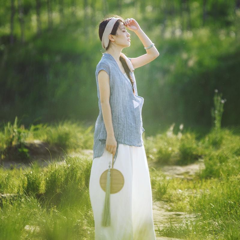 Well Tailored Cardigan with a Graceful Silhouette