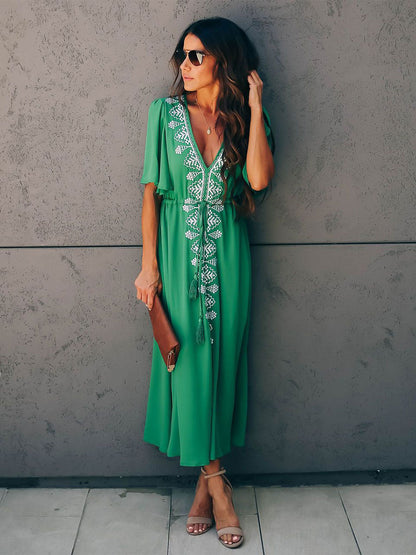 Well Tailored Dress with a Graceful Silhouette
