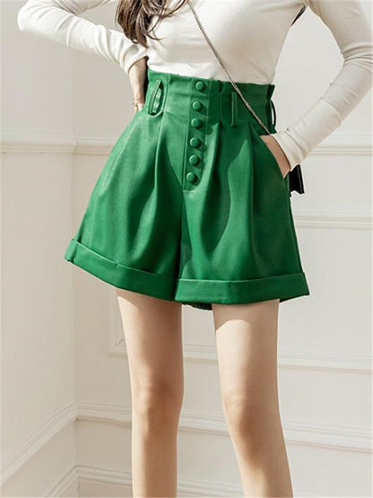 Well Tailored Pants with a Graceful Silhouette