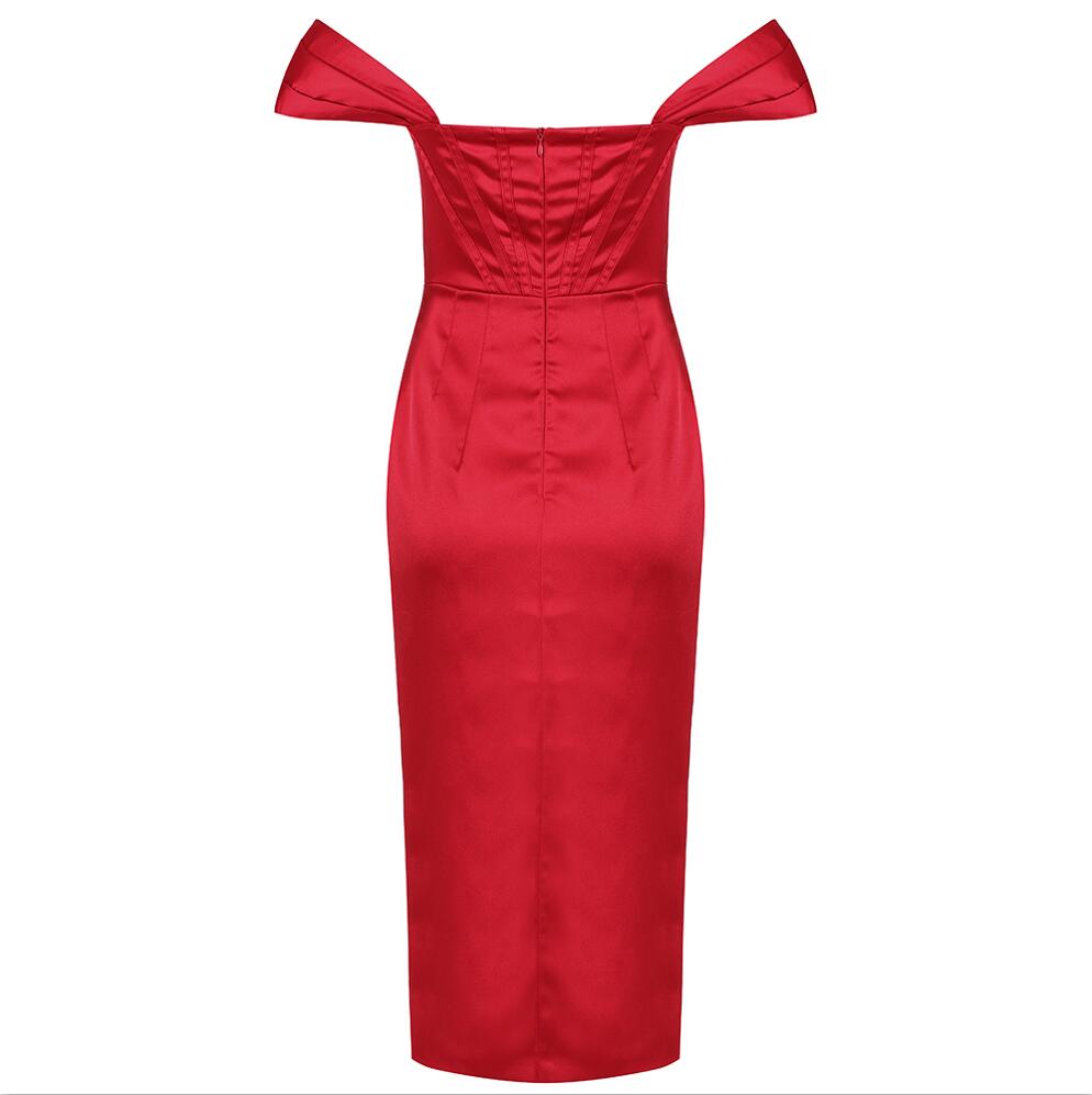 Beautifully Finished Dress in a Timeless Design