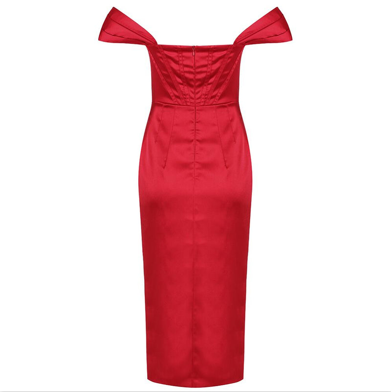 Beautifully Finished Dress in a Timeless Design