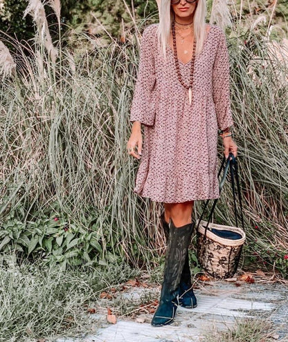 Classic Vintage Dress with a Flattering Fit