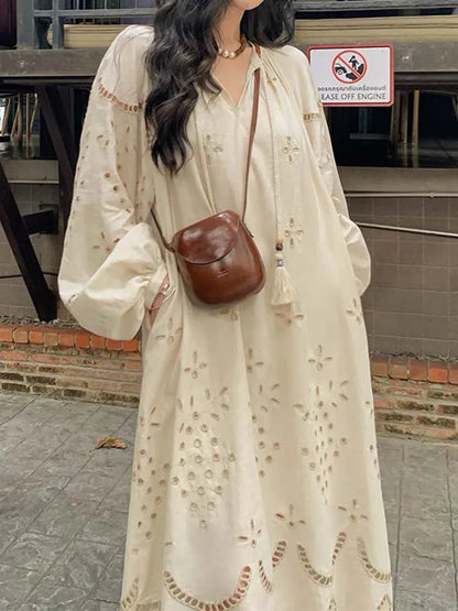 Beautifully Finished Dress in a Timeless Design