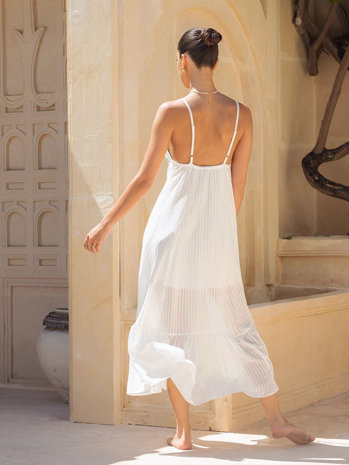 Well Tailored Dress with a Graceful Silhouette