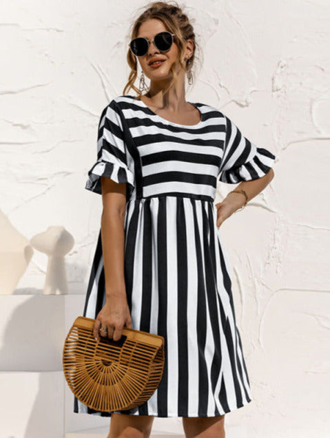 Beautifully Finished Dress in a Timeless Design