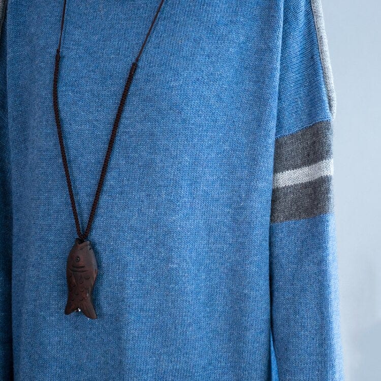 Classic Vintage Sweater with a Flattering Fit