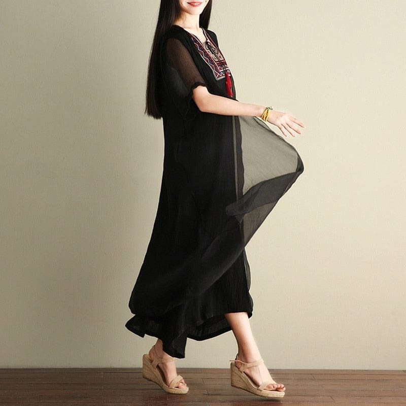 Beautifully Finished Dress in a Timeless Design