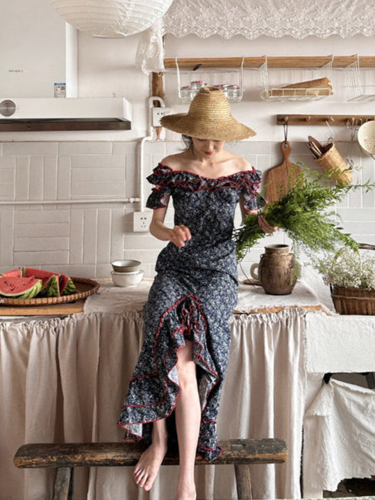 Classic Vintage Dress with a Flattering Fit