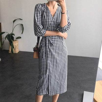 Well Tailored Dress with a Graceful Silhouette