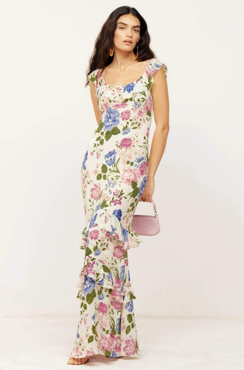Gracefully Styled Dress for Any Occasion