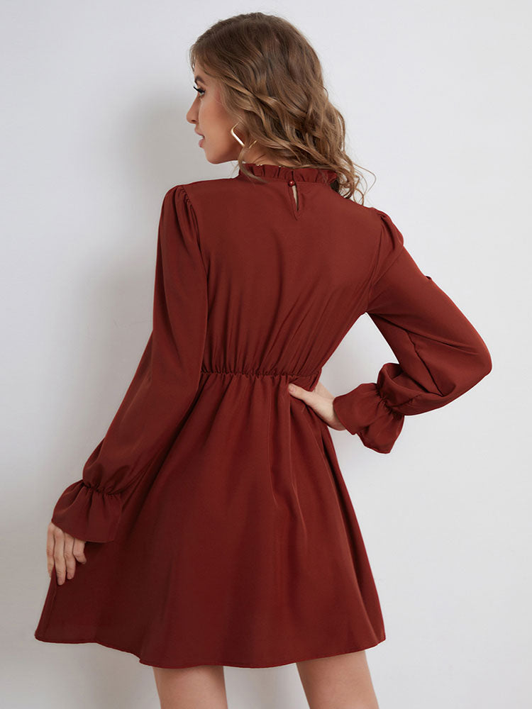 Well Tailored Dress with a Graceful Silhouette