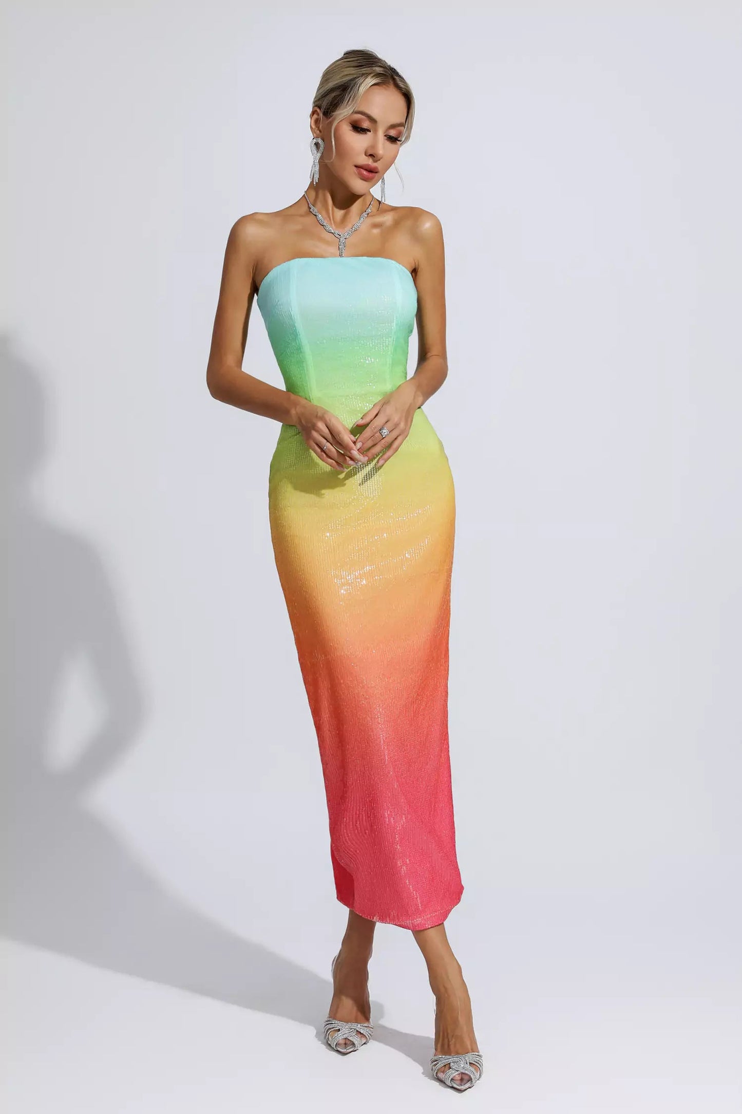Effortlessly Elegant Dress with a Timeless Design