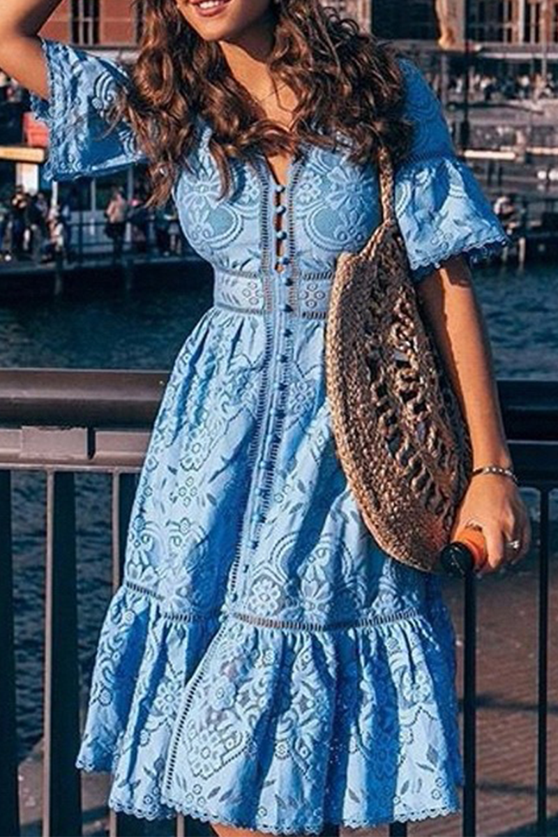 Classic Vintage Dress with a Flattering Fit