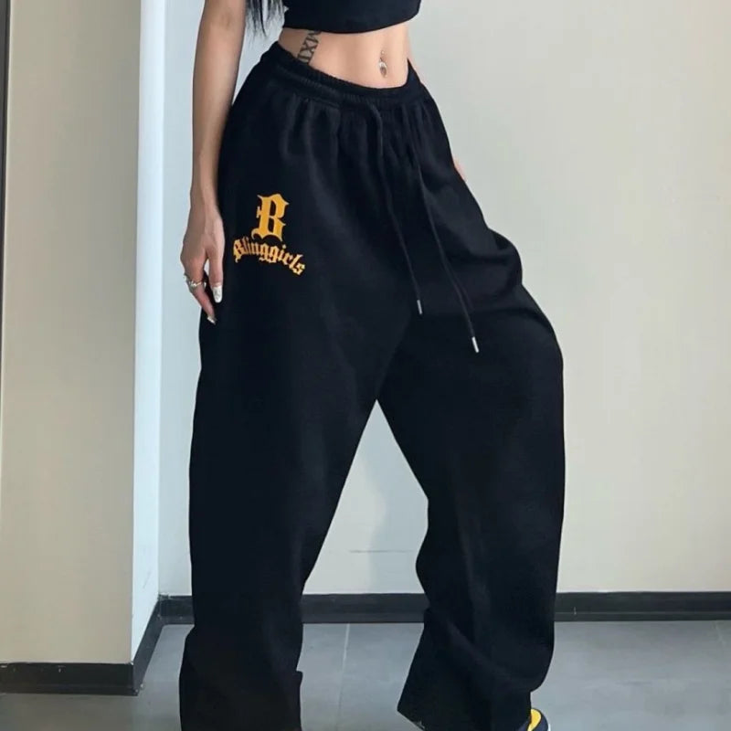 Elegantly Styled Pants for Everyday Wear
