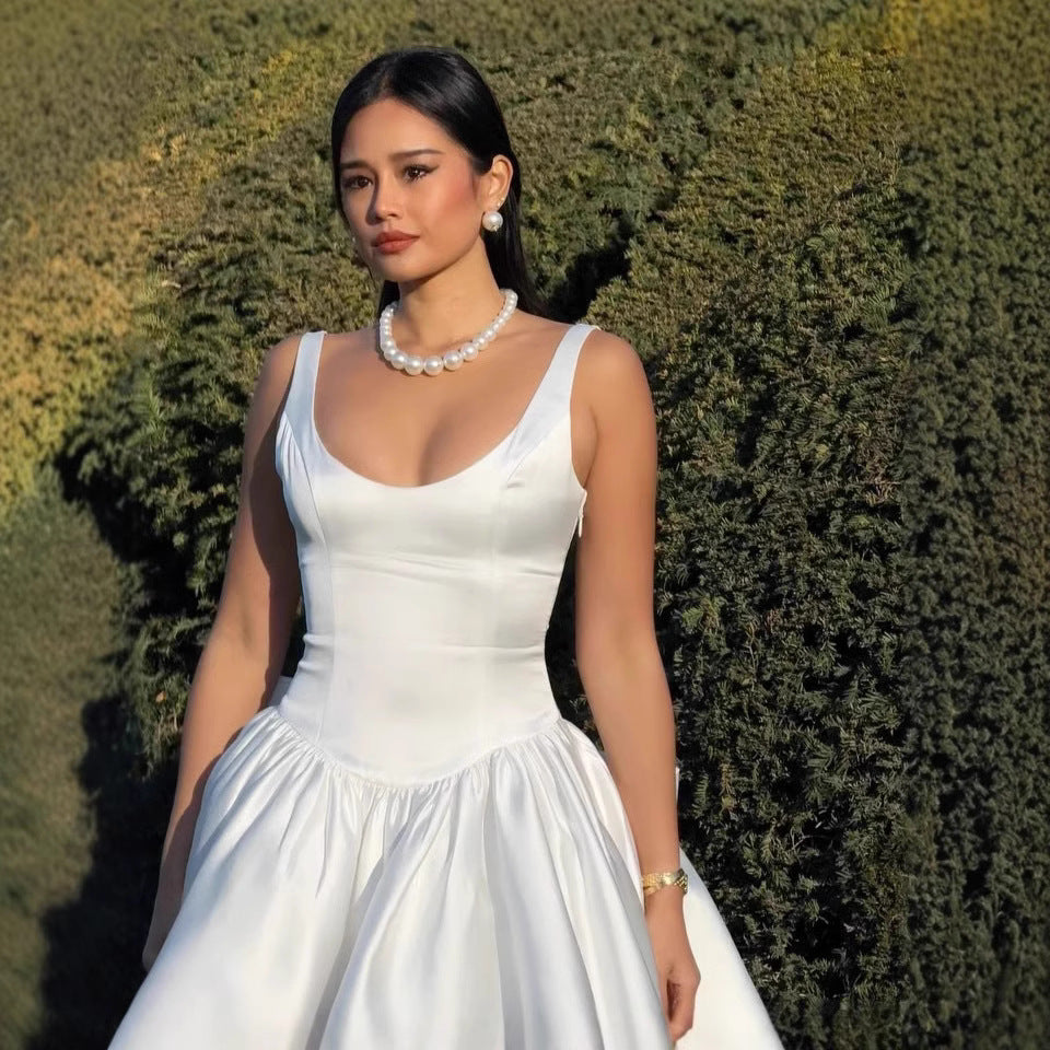 Gracefully Styled Dress for Any Occasion