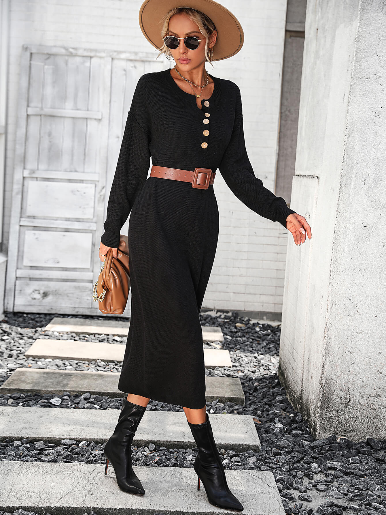 Effortlessly Elegant Sweater with a Timeless Design
