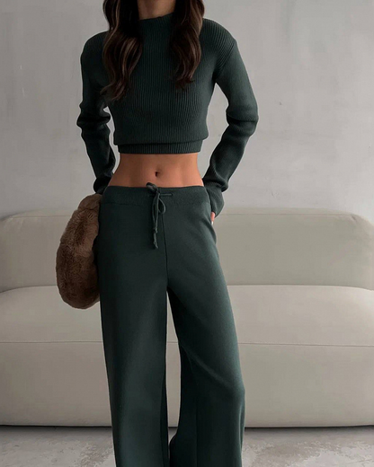 Effortlessly Elegant Trousers with a Timeless Design
