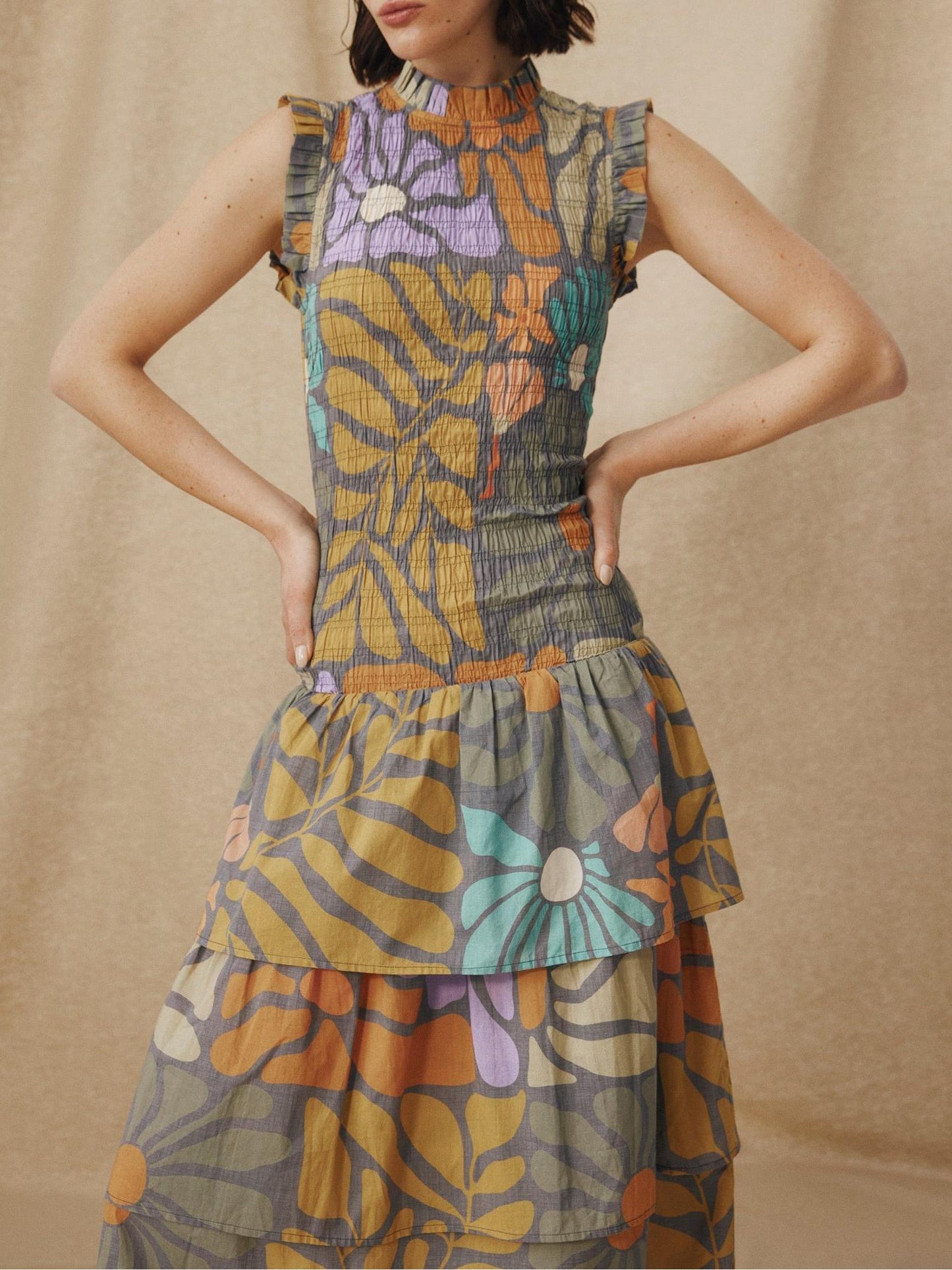 Beautifully Finished Dress in a Timeless Design