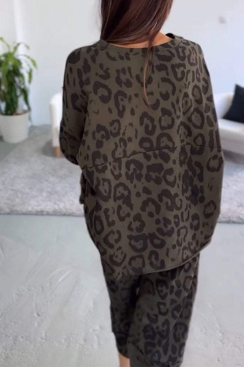 Gracefully Styled Garment for Any Occasion