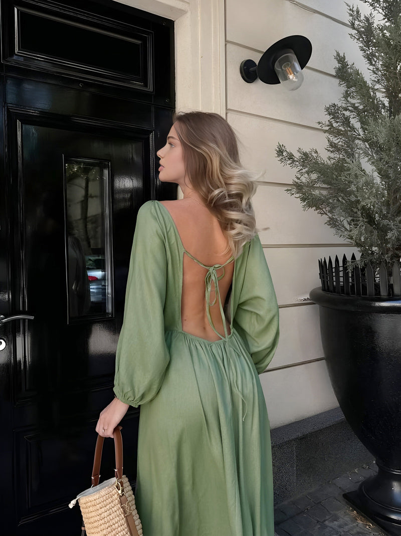 Classic Vintage Dress with a Flattering Fit