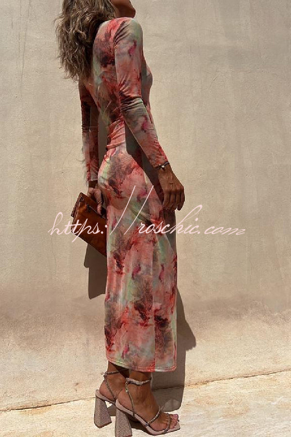 Well Tailored Dress with a Graceful Silhouette