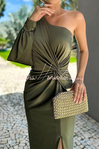 Effortlessly Elegant Dress with a Timeless Design