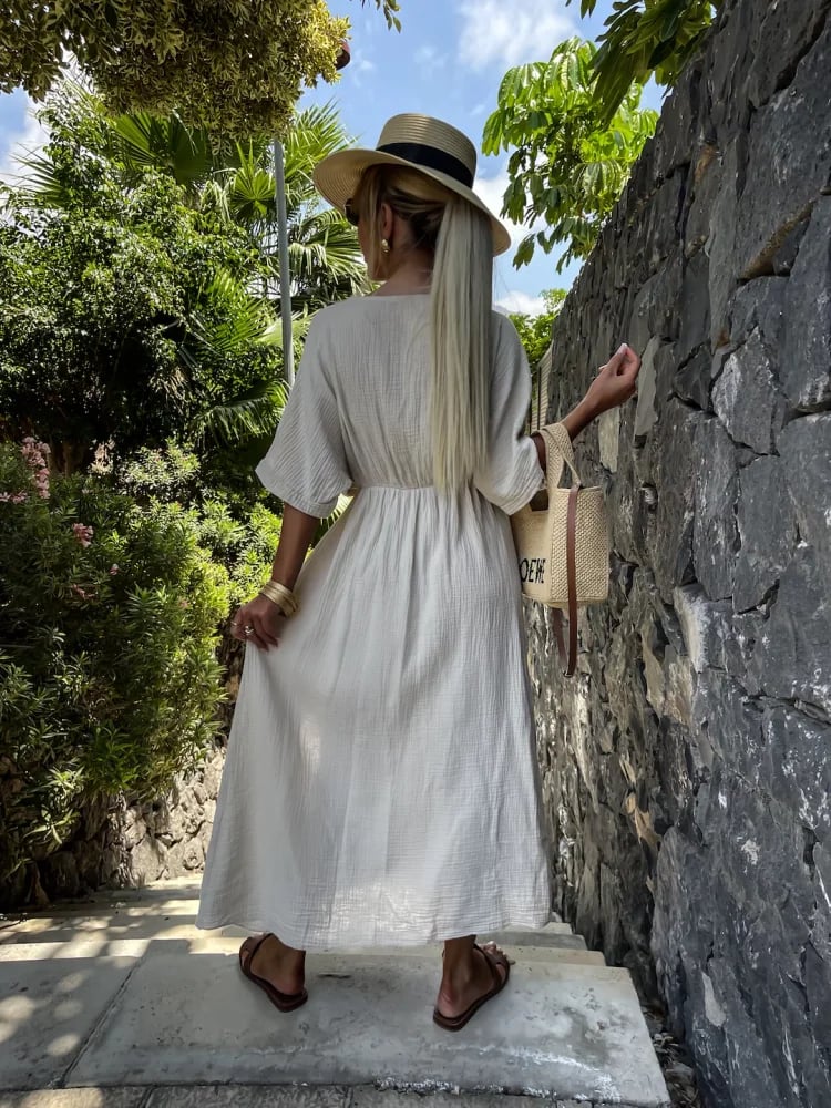 Gracefully Styled Dress for Any Occasion