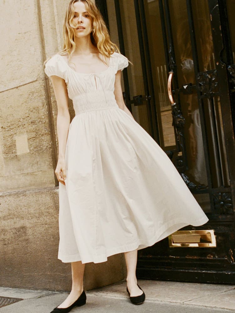 Effortlessly Elegant Dress with a Timeless Design