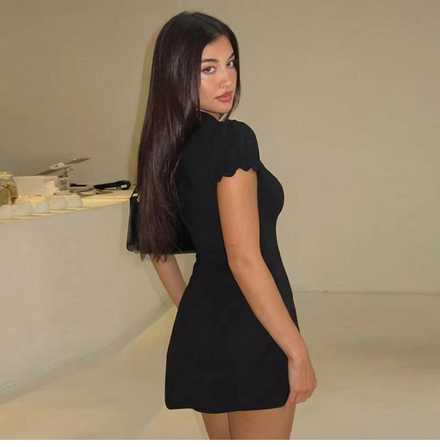 Well Tailored Dress with a Graceful Silhouette