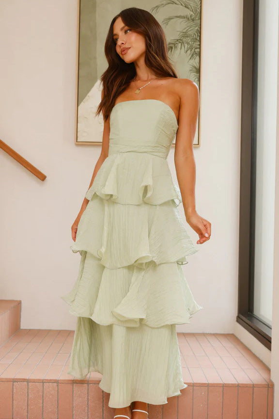 Well Tailored Dress with a Graceful Silhouette