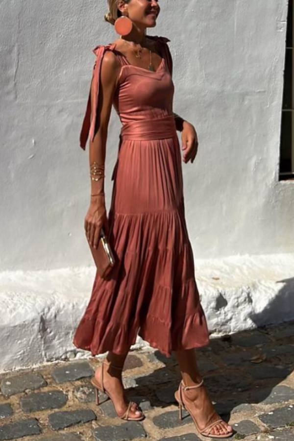Effortlessly Elegant Dress with a Timeless Design