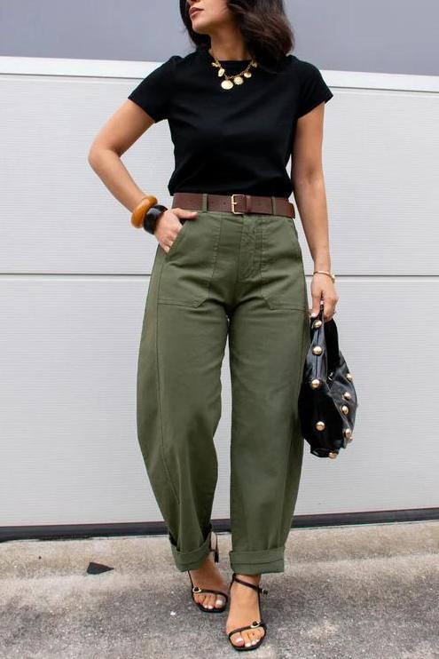 Well Tailored Pants with a Graceful Silhouette