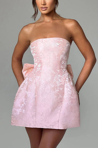 Well Tailored Dress with a Graceful Silhouette