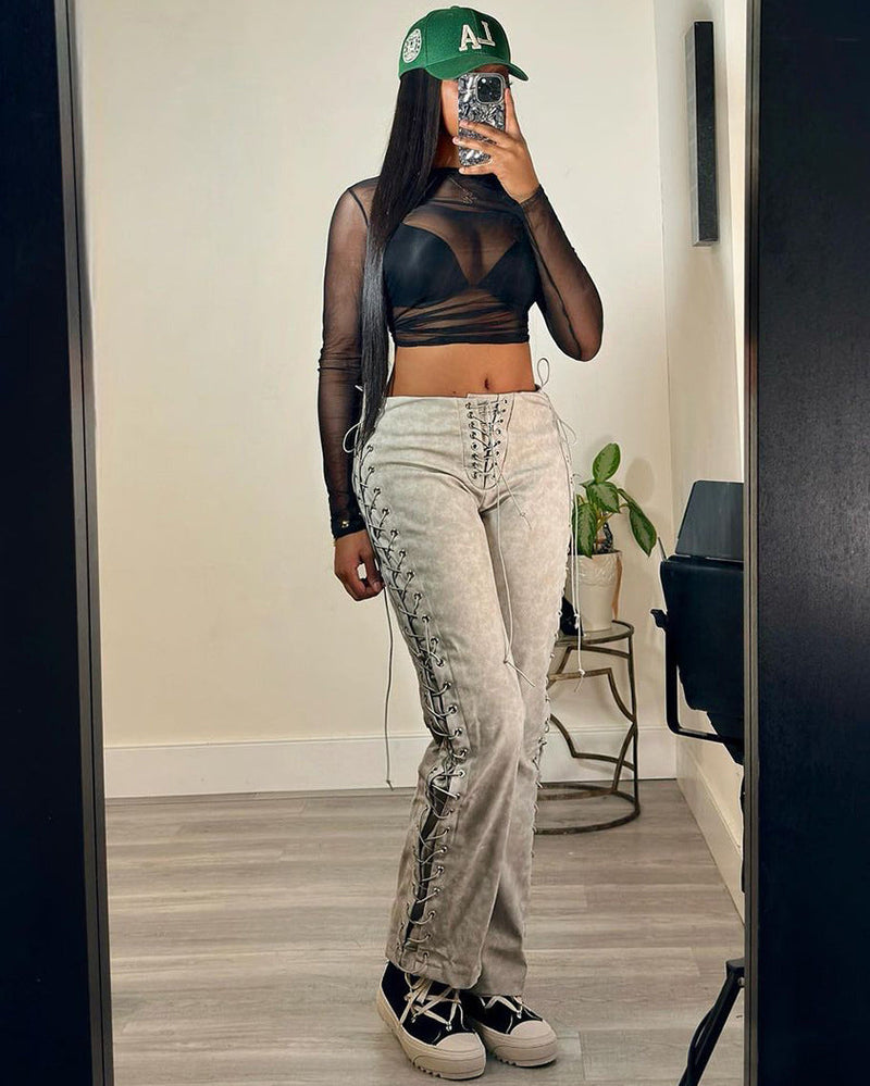Well Tailored Pants with a Graceful Silhouette