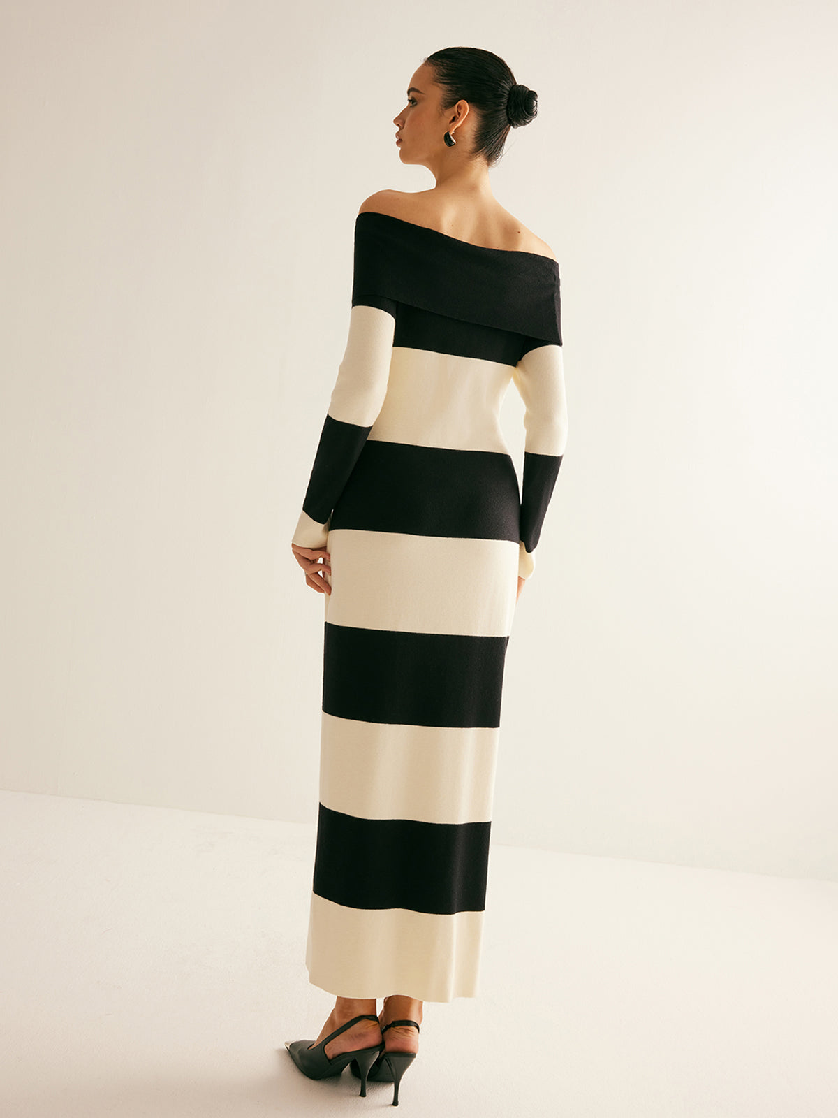 Beautifully Finished Sweater in a Timeless Design