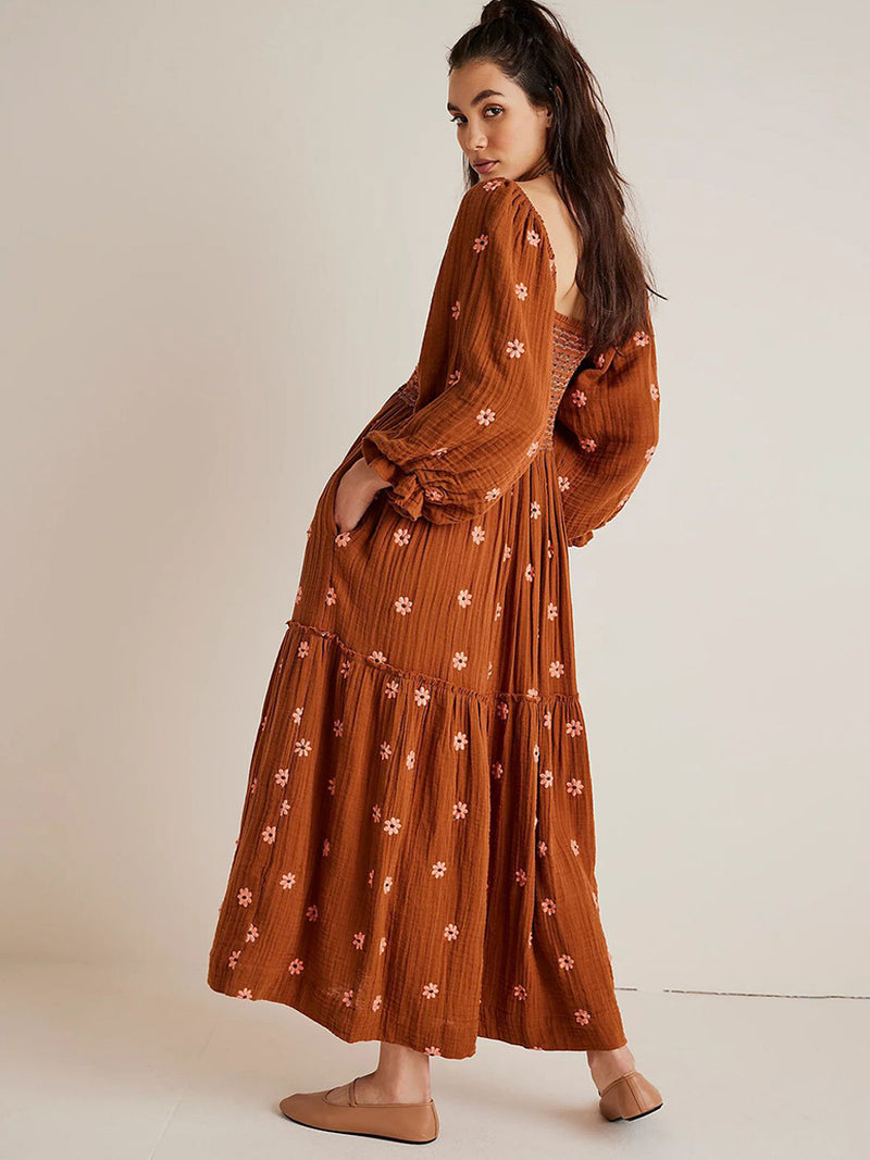 Classic Vintage Dress with a Flattering Fit