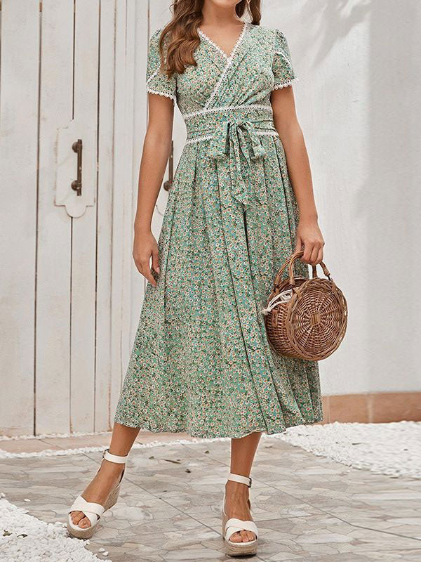 Sophisticated Dress with a Clean Classic Look