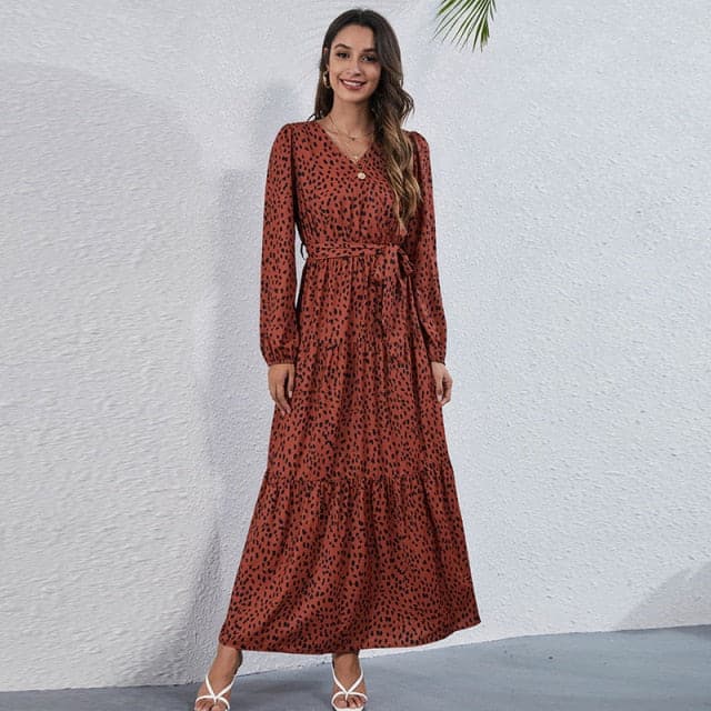 Well Tailored Dress with a Graceful Silhouette