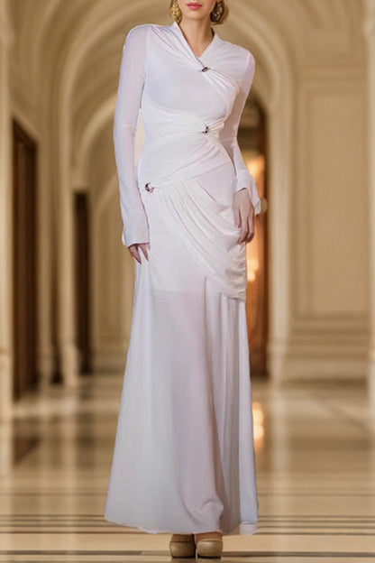 Well Tailored Dress with a Graceful Silhouette