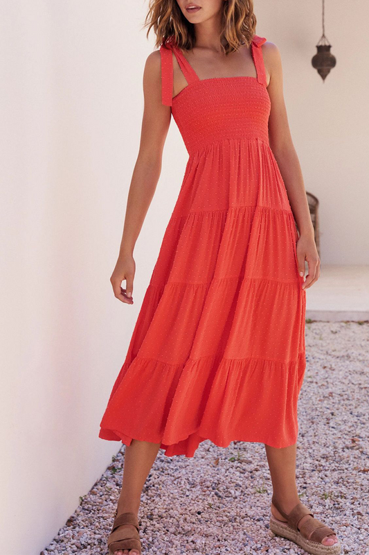 Beautifully Finished Dress in a Timeless Design