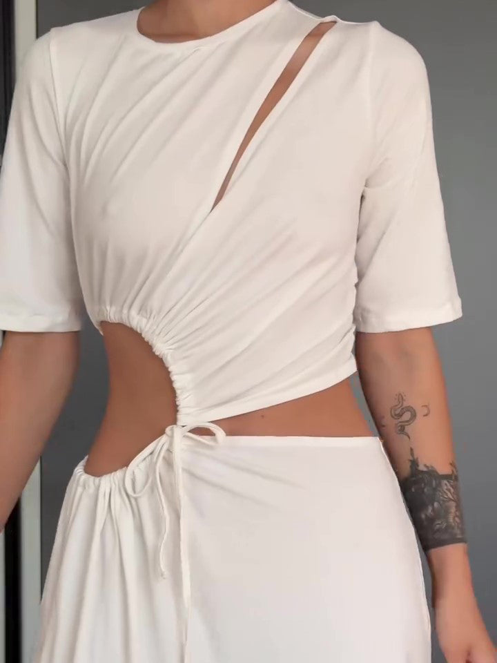 Effortlessly Elegant Top with a Timeless Design