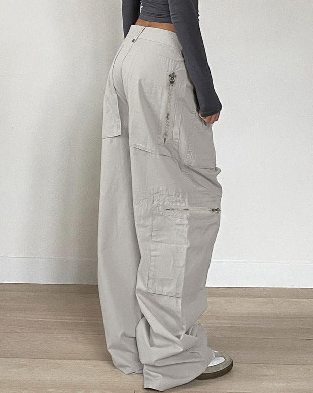 Well Tailored Pants with a Graceful Silhouette